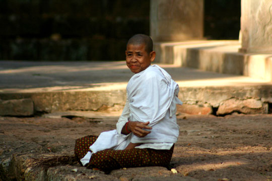 Angkor Thom Nun