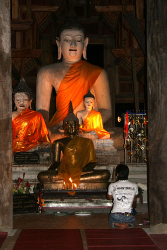 Wat Sadoe Muang