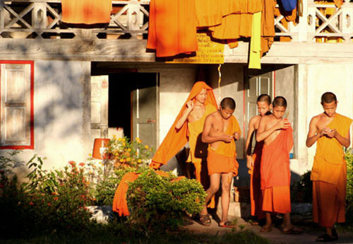 Wat Hosian monks