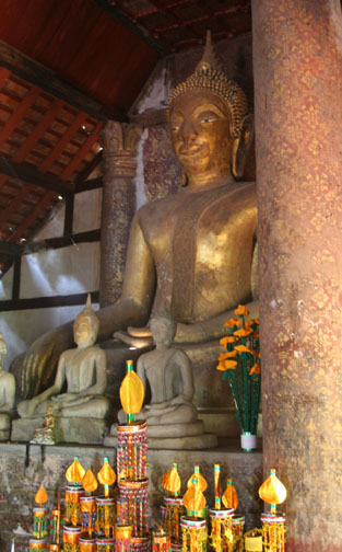 Wat Siphouthabath buddhas