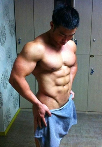 nude asian muscle